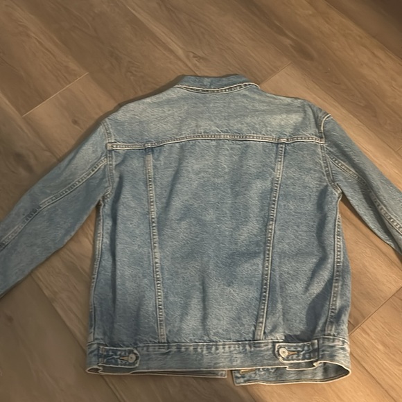 Old navy boyfriend fit oversized denim jacket - Picture 4 of 4